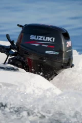 Suzuki DF20AEL EFI perämoottori, pitkärikinen, ohjauskahva, sähkökäynnisteinen