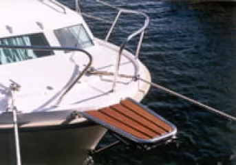 Båtsystem MP75 keulataso moottoriveneelle